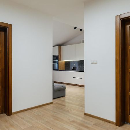 Luxury Apartments Uzhorod Buitenkant foto