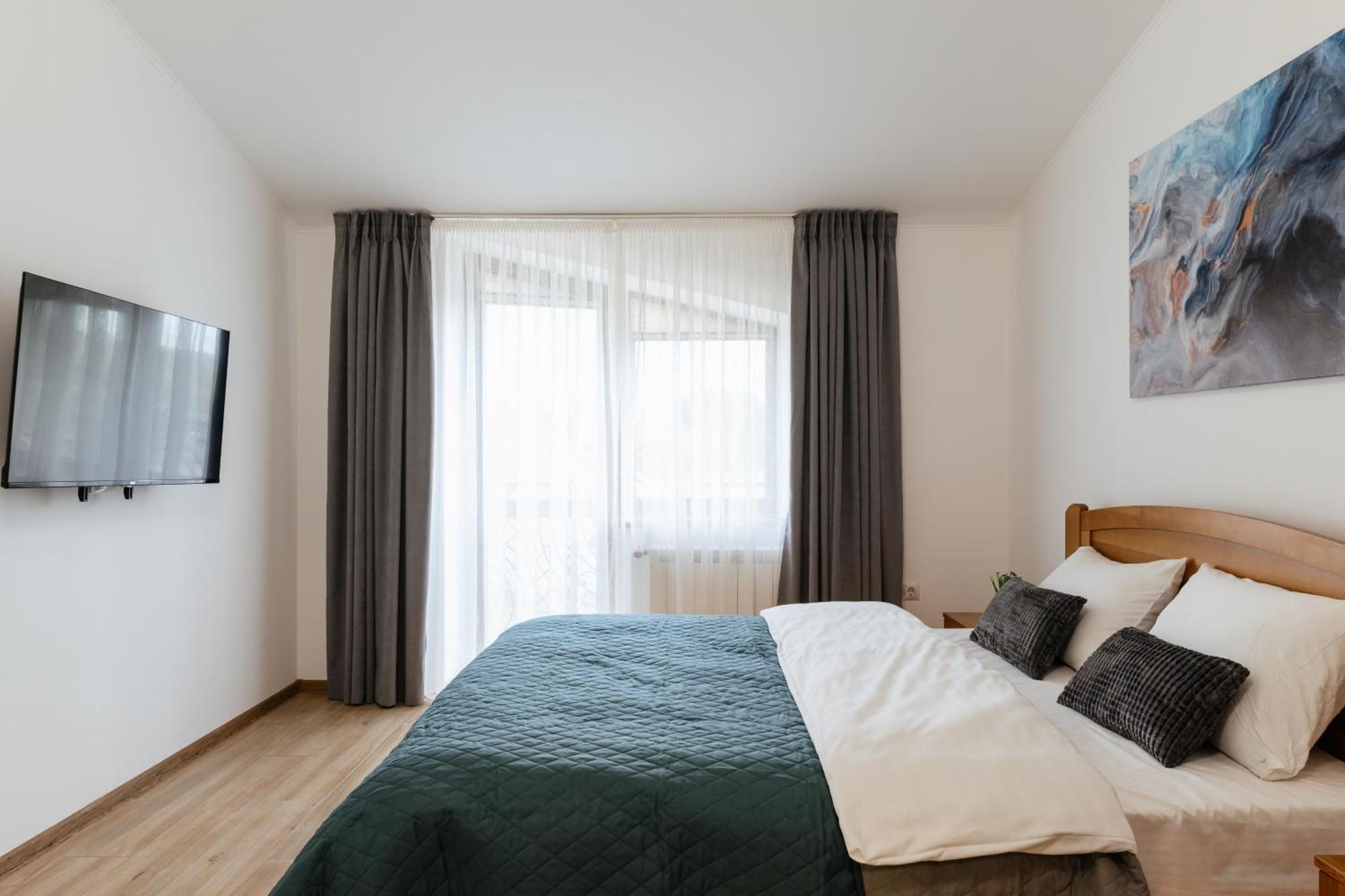 Luxury Apartments Uzhorod Buitenkant foto