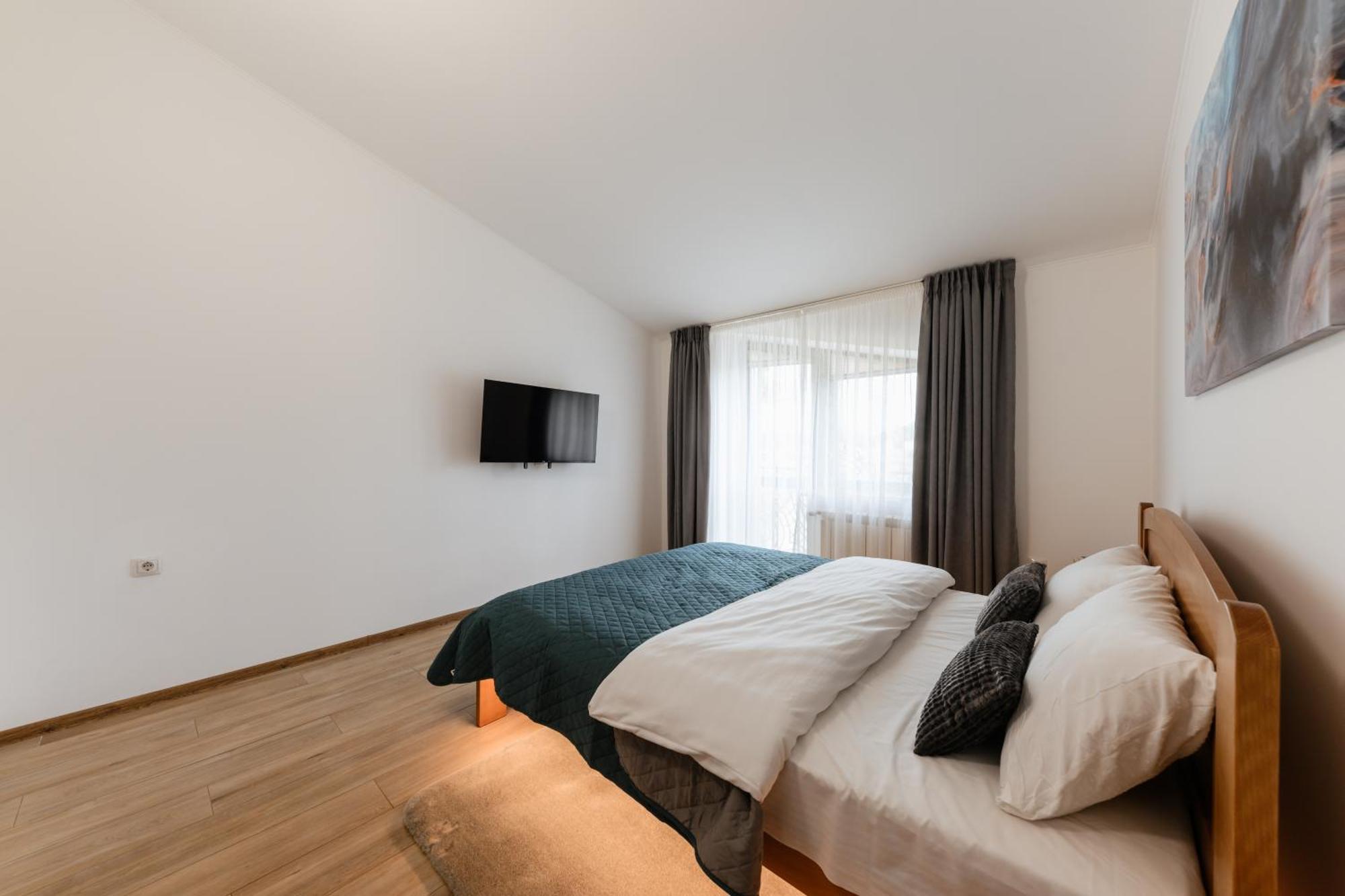 Luxury Apartments Uzhorod Buitenkant foto