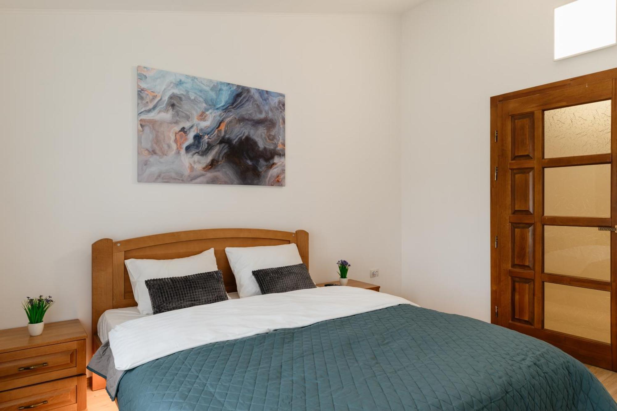 Luxury Apartments Uzhorod Buitenkant foto