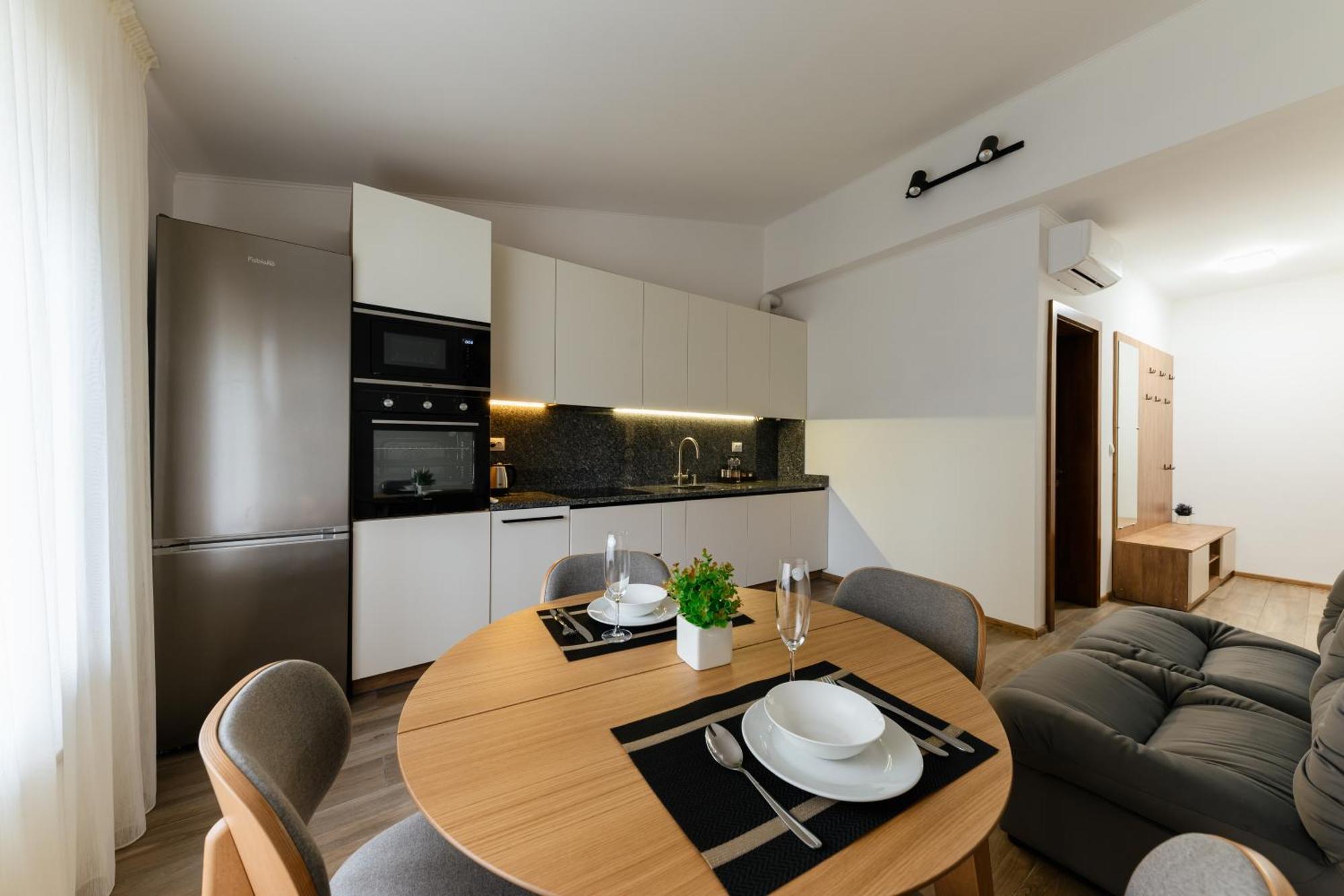 Luxury Apartments Uzhorod Buitenkant foto